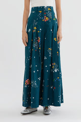 Kinan Puspa Biru Laut