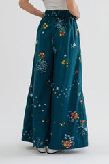 Kinan Puspa Biru Laut