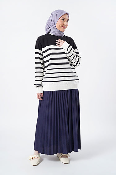 Syaline Hijab - Sweater Emma Black Stripes