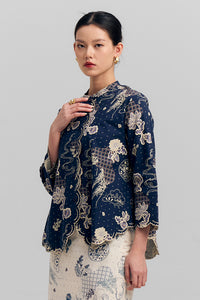 Aditi Seruni Biru Laut