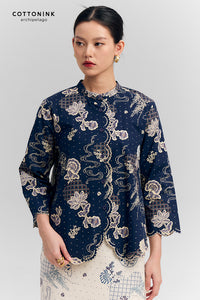 Aditi Seruni Biru Laut