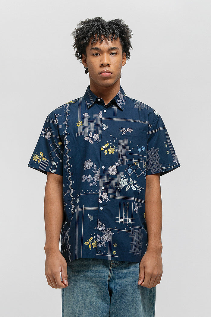 Aksara Rekah Biru Laut