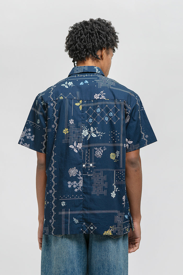 Aksara Rekah Biru Laut