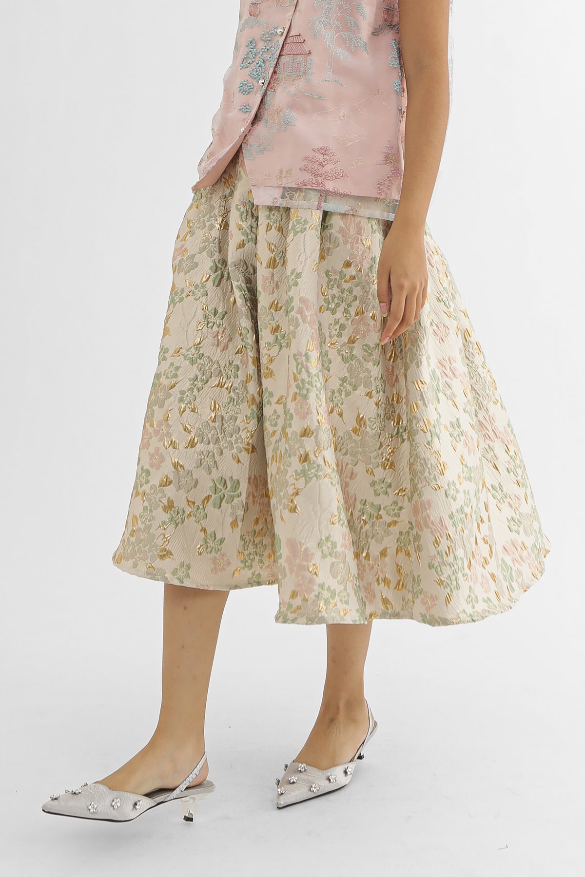 Beige Floral Lira