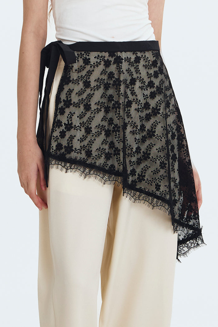 Black Floral Lace Wisp