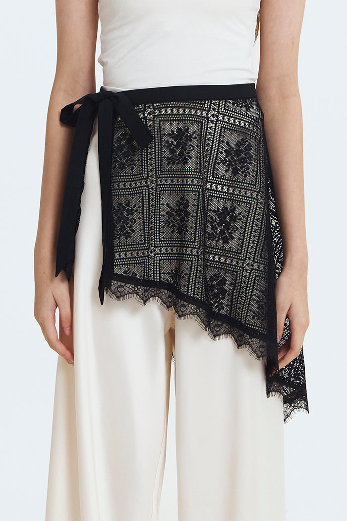 Black Lattice Lace Wisp