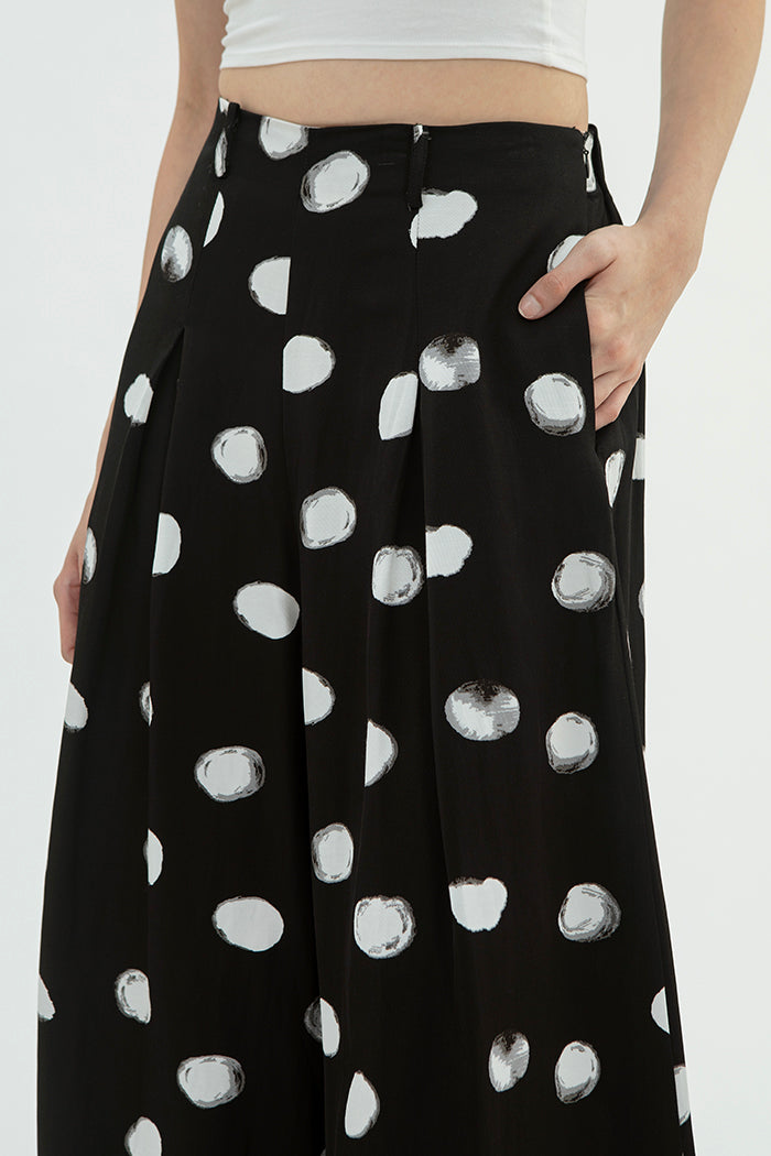 Black Polka Plume