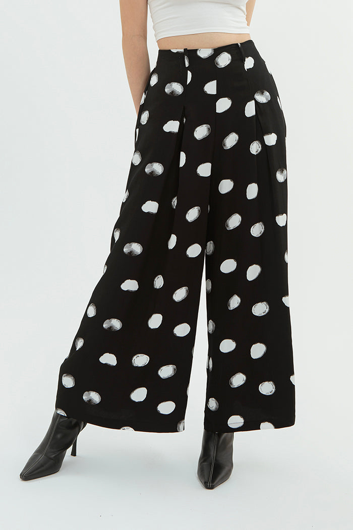 Black Polka Plume