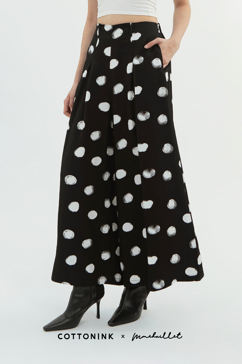 Black Polka Plume