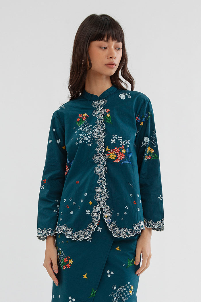 Yasya Puspa Biru