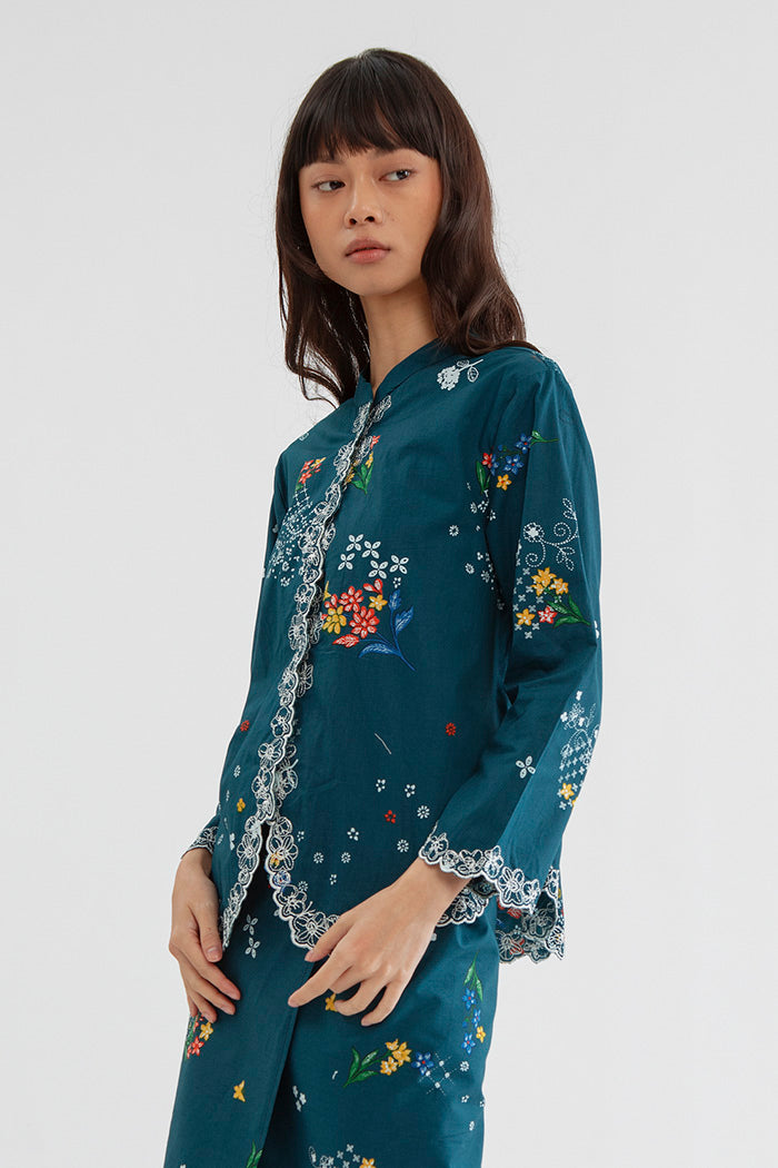 Yasya Puspa Biru