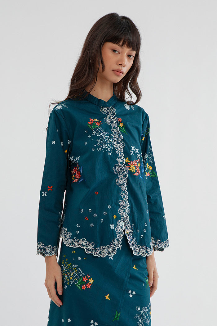 Yasya Puspa Biru