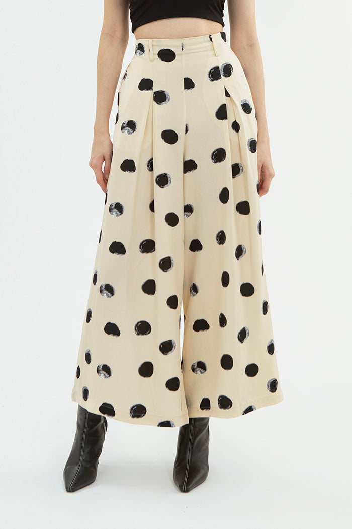 Cream Polka Plume