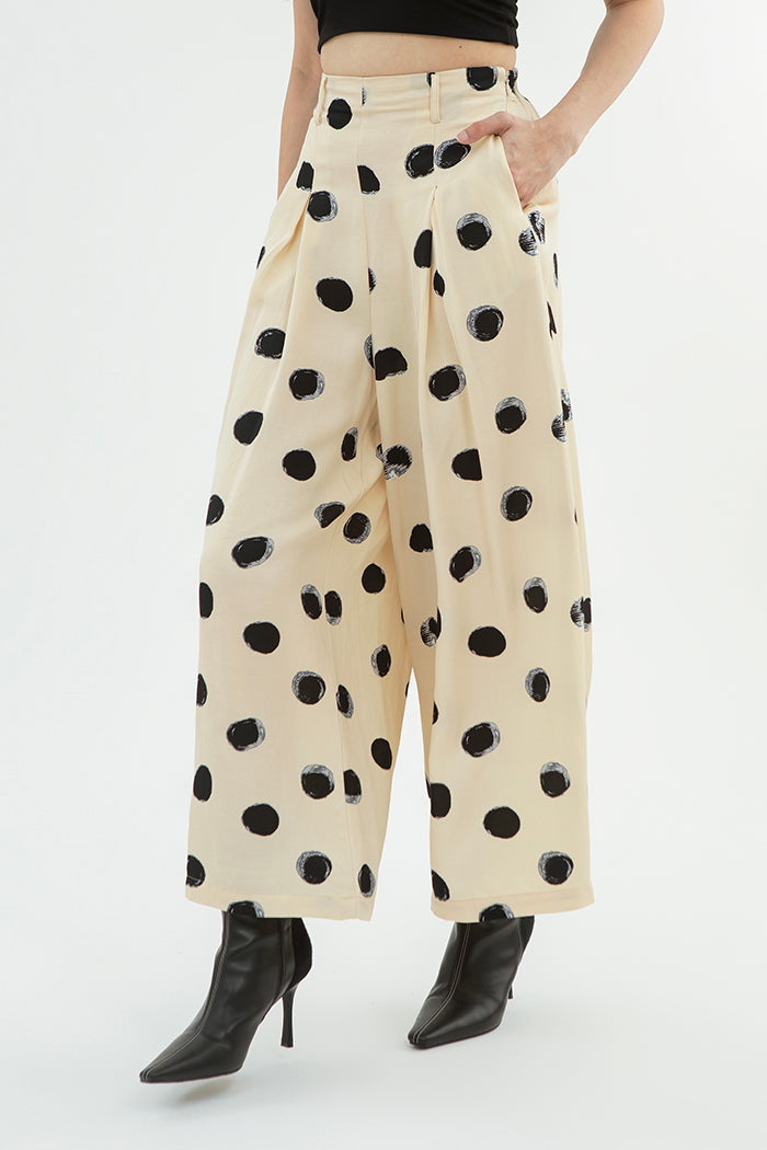 Cream Polka Plume