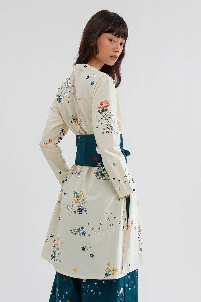 Dera Puspa Biru