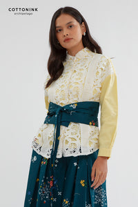 Dera Puspa Biru