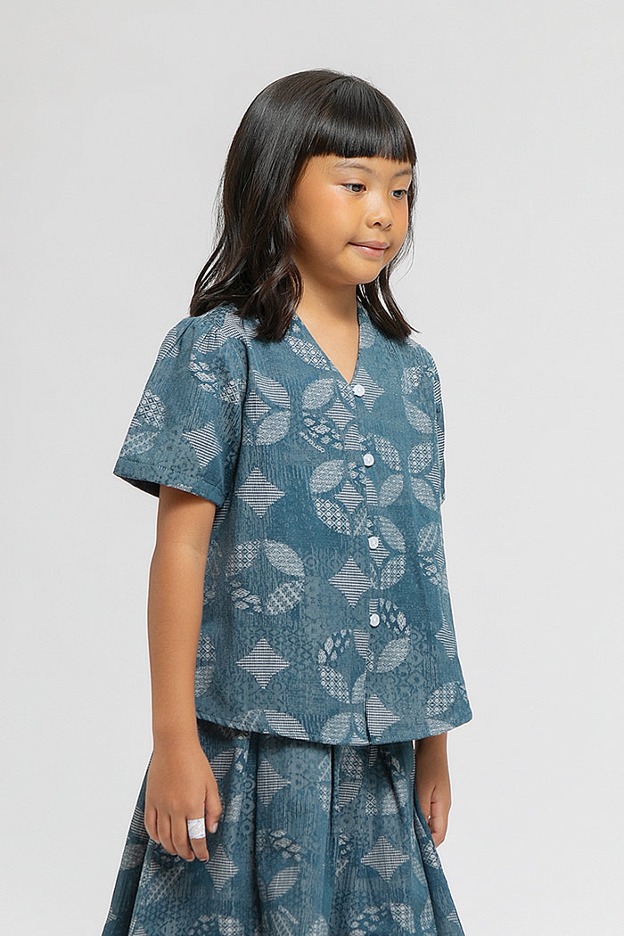 Elok Kawung Biru Laut