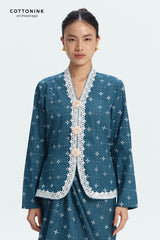 Esti Asoka Biru Laut