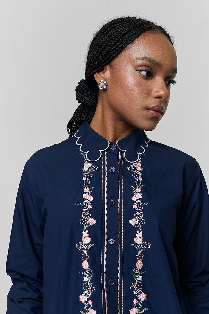 Navy Embroidery Fiosa