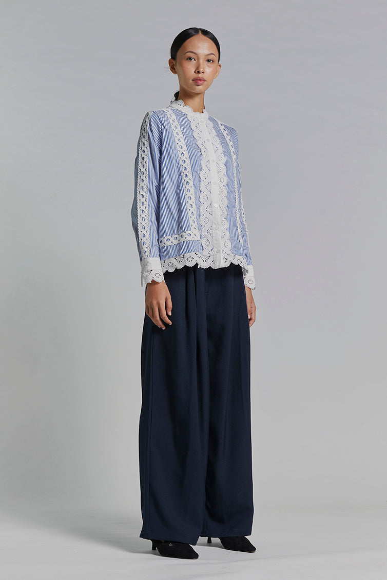 Navy Striped Kamelya