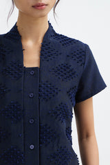 Nona Tenun Biru Laut