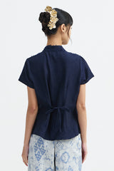 Nona Tenun Biru Laut