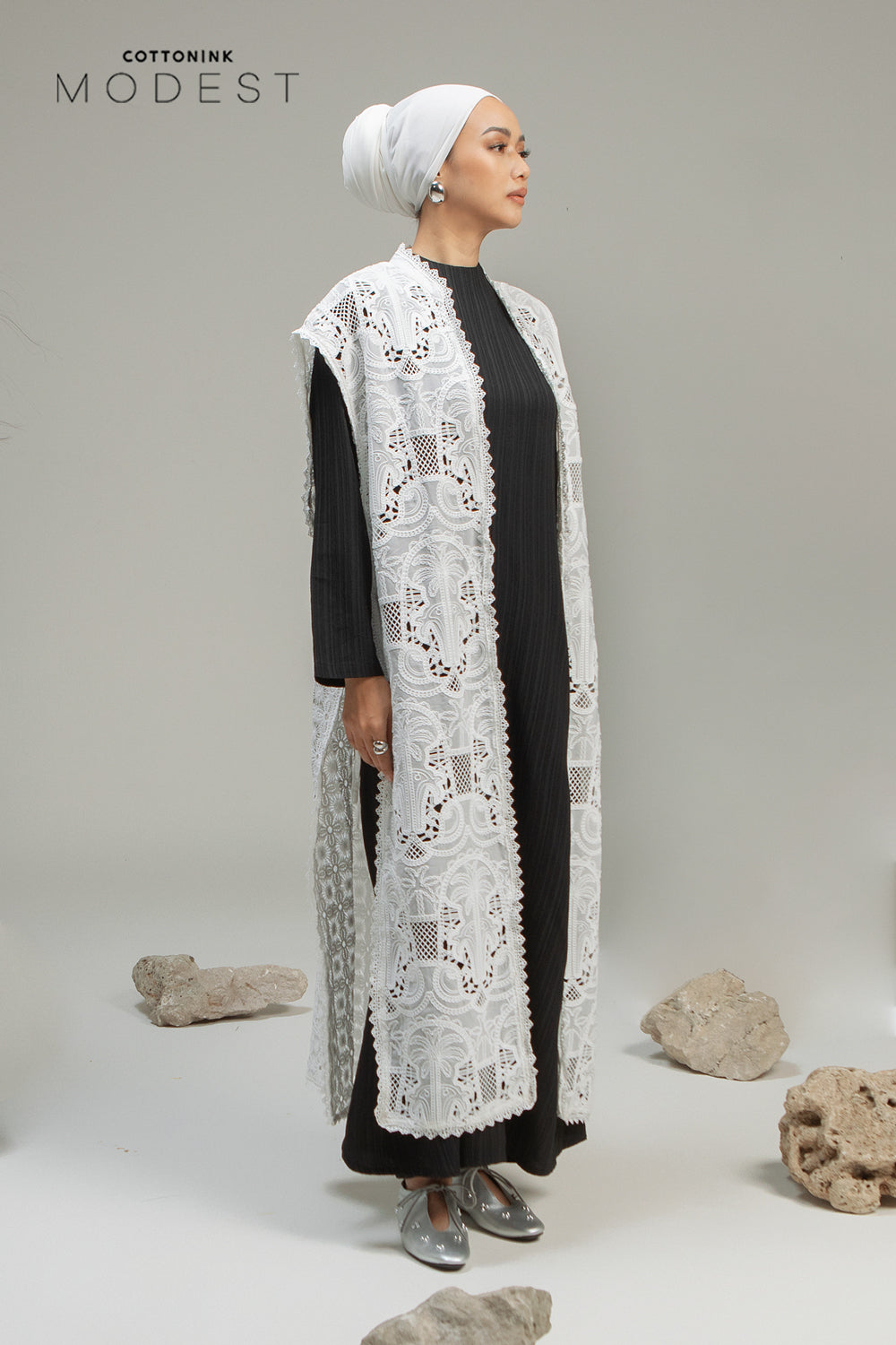 Off-white Embroidery Rubab