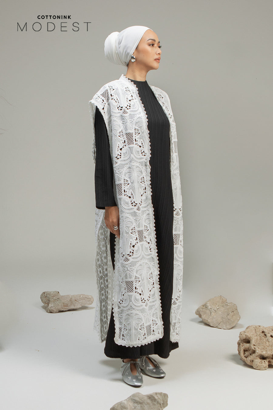 Off-white Embroidery Rubab