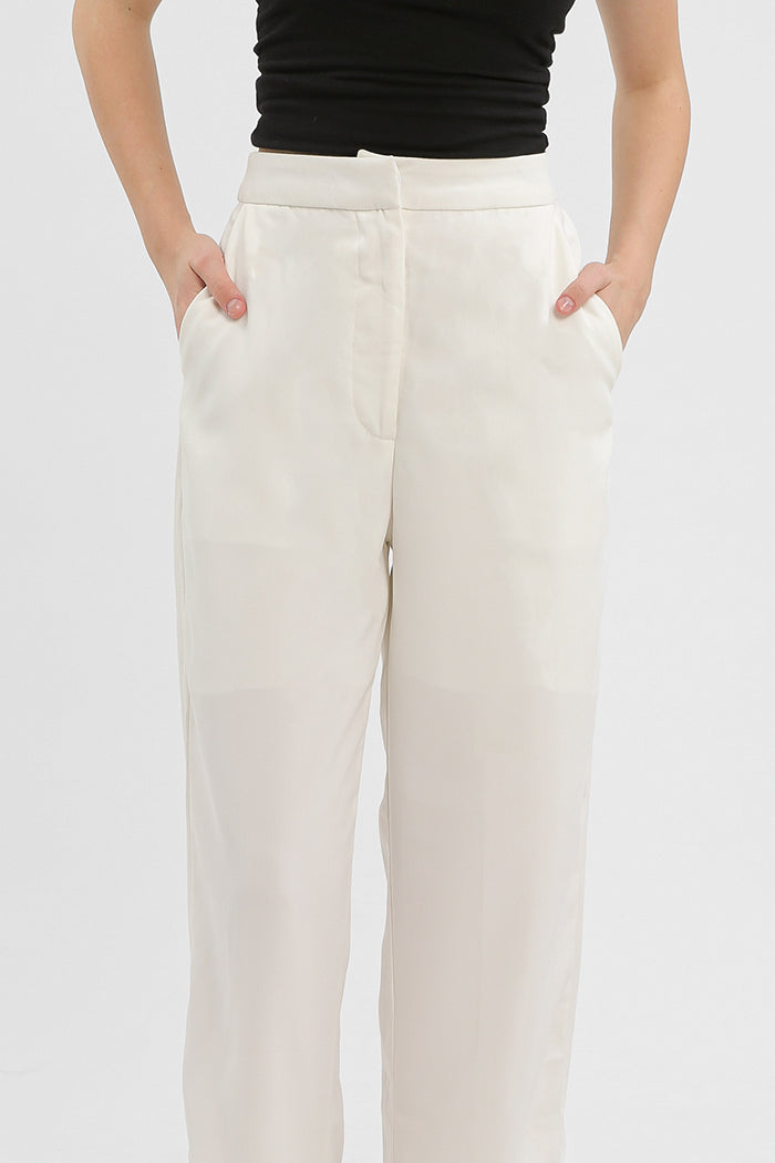Off-white Tomberlin