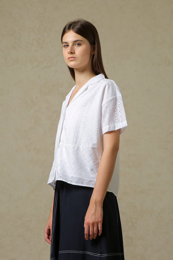 Off-white Embroidery Cardin