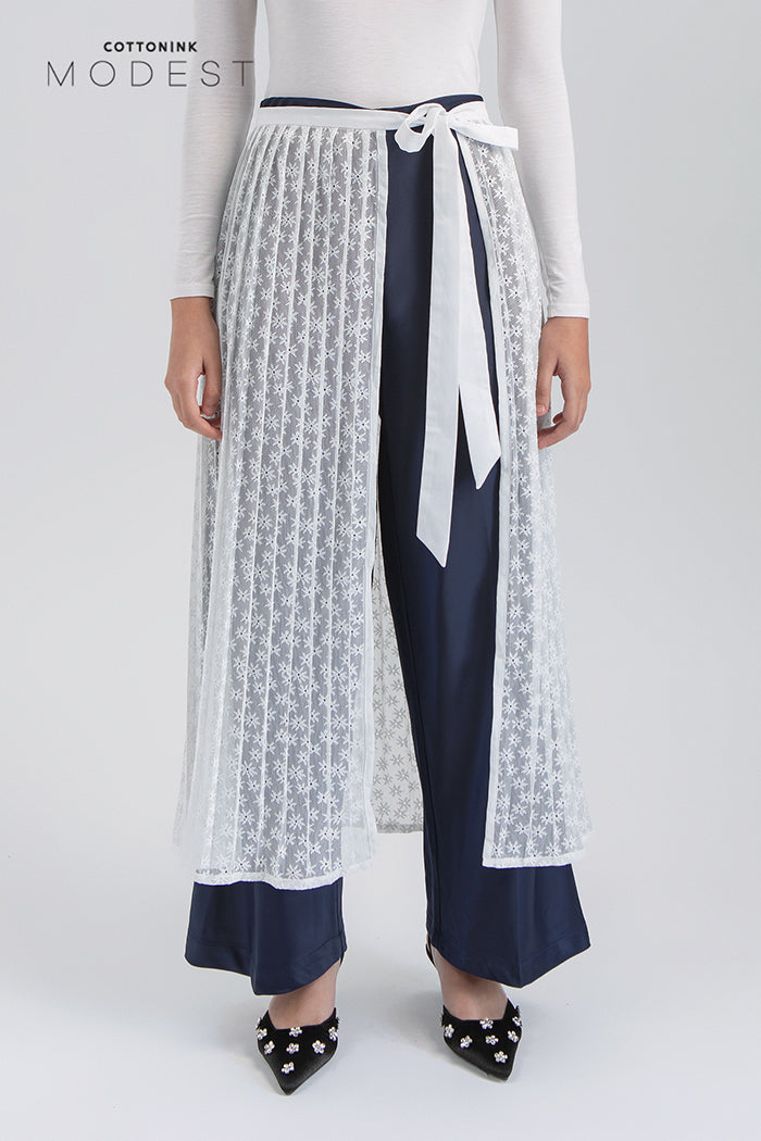 Off-white Floral Popla