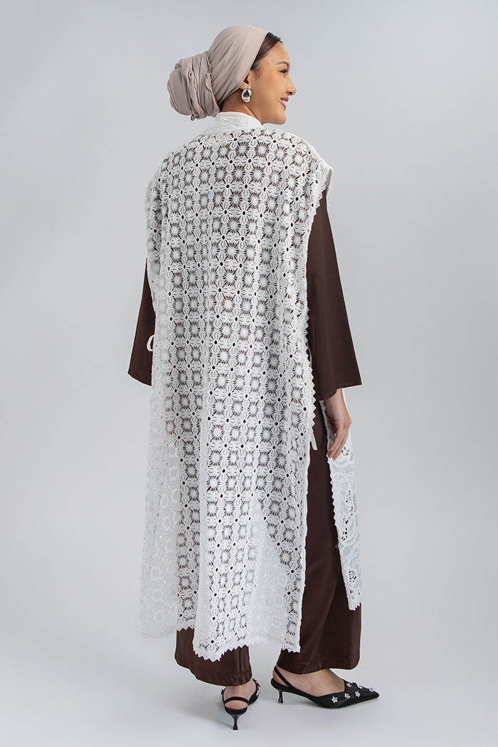 Off-white Embroidery Rubab
