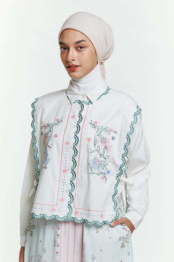 Off-white Embroidery Sabya