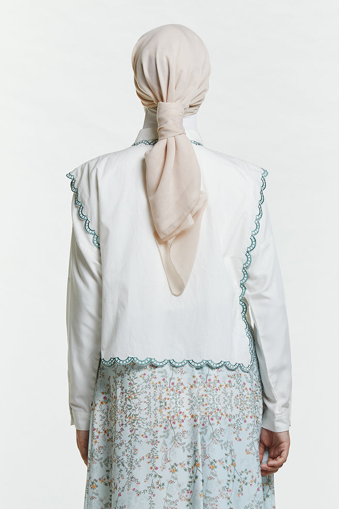 Off-white Embroidery Sabya