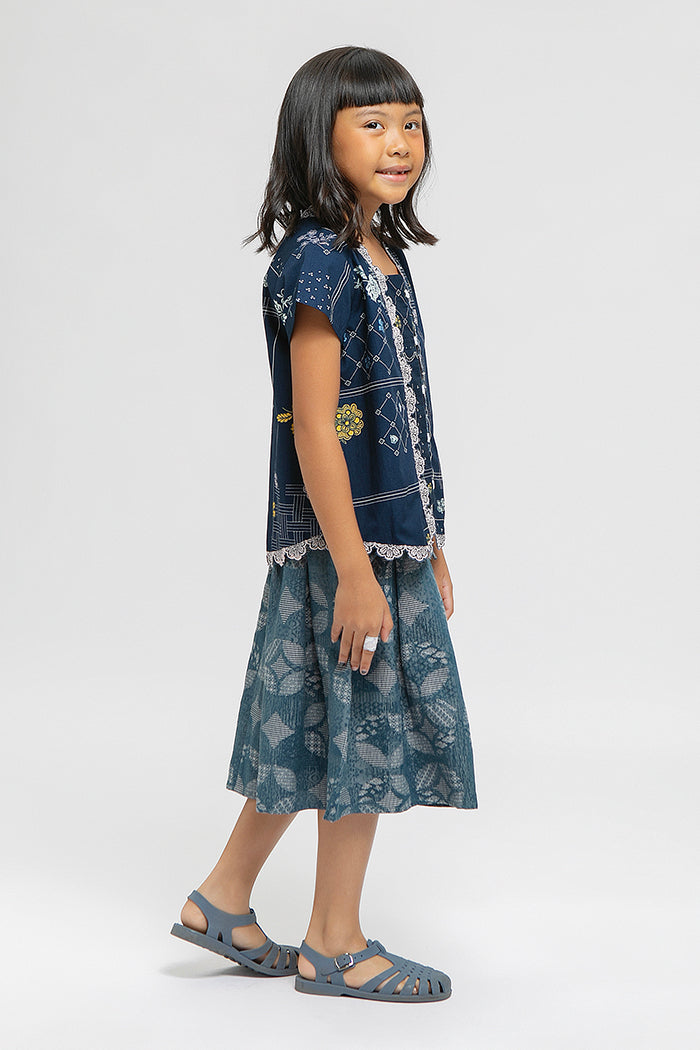 Sajani Rekah Biru Laut