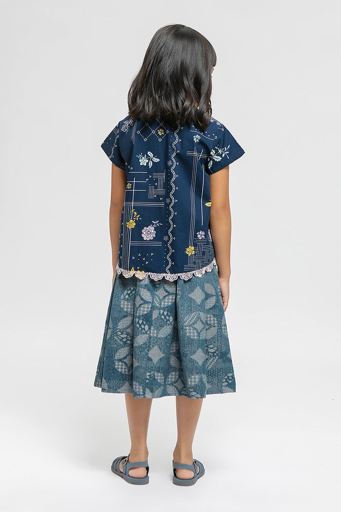 Sajani Rekah Biru Laut