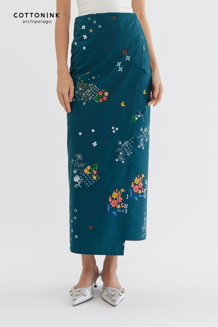 Saras Puspa Biru