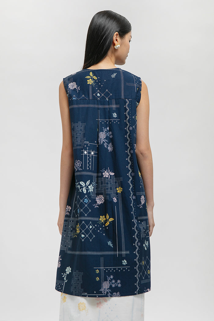 Sasmita Rekah Biru Laut