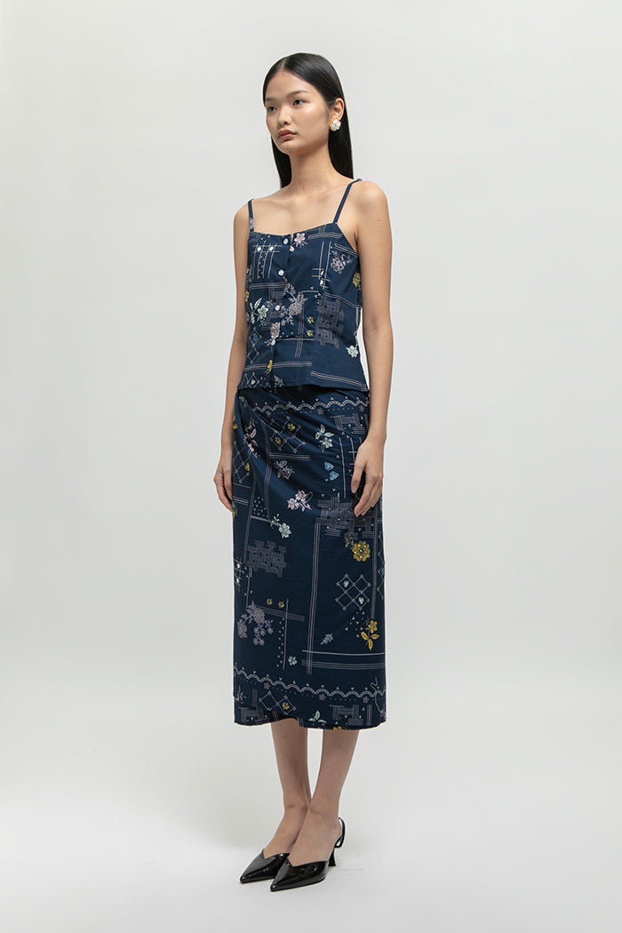 Tisa Rekah Biru Laut