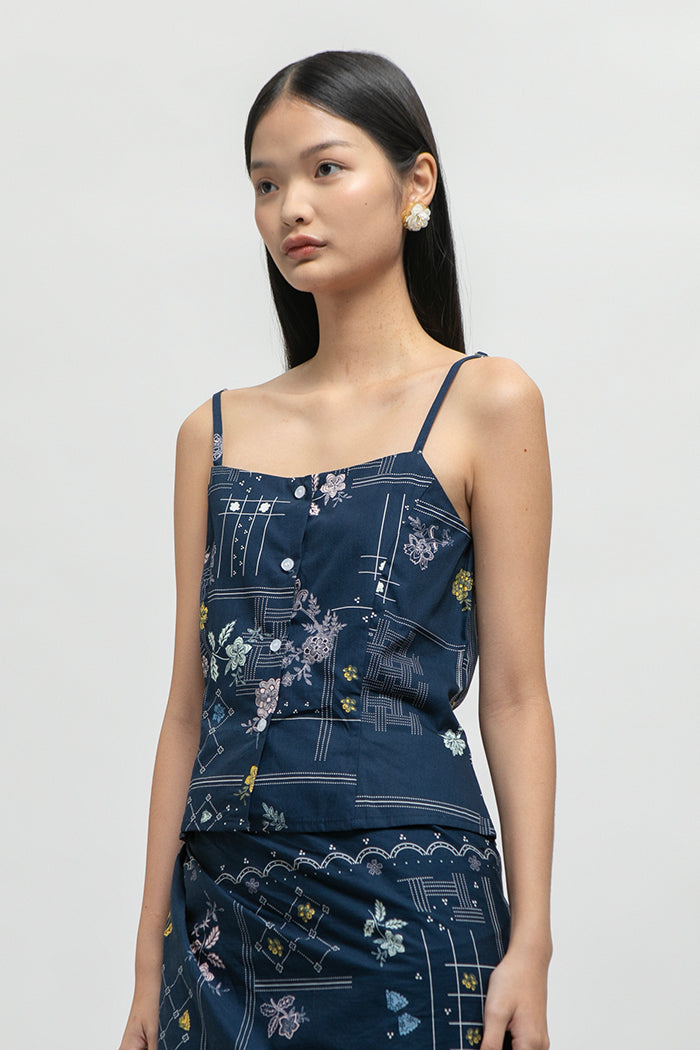 Tisa Rekah Biru Laut