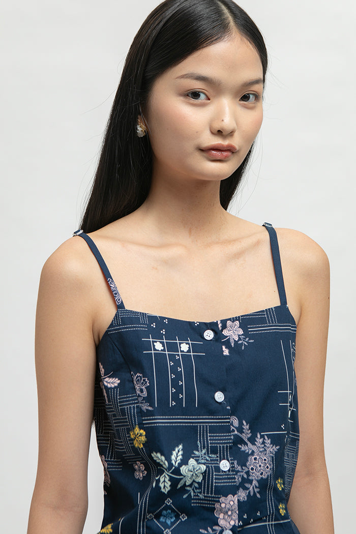 Tisa Rekah Biru Laut