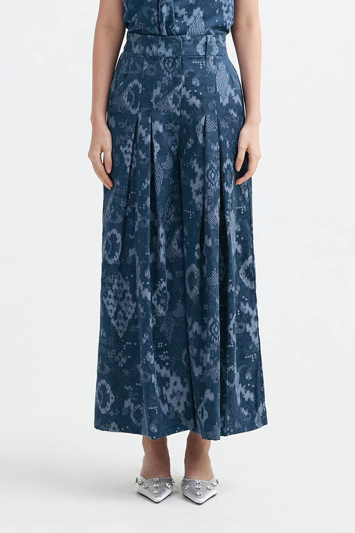 Tyas Jalin Biru Laut