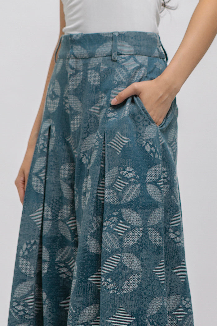 Tyas Kawung Biru Laut