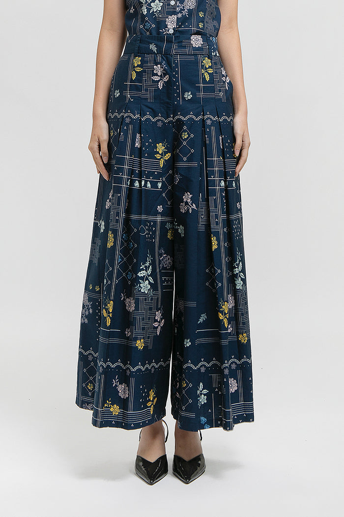 Tyas Rekah Biru Laut