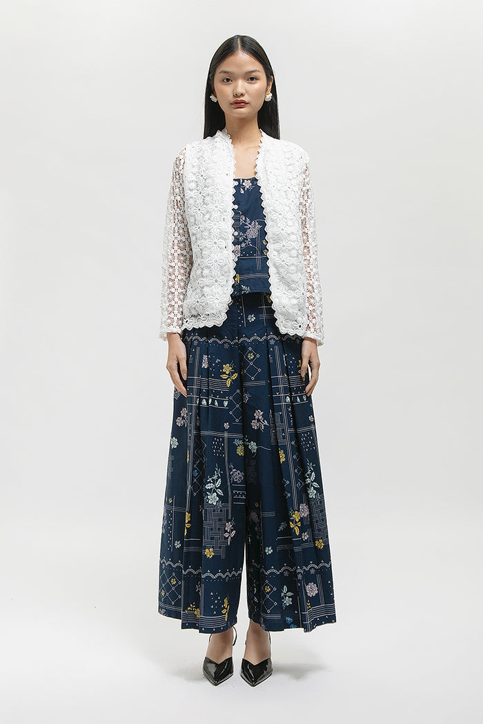 Tyas Rekah Biru Laut