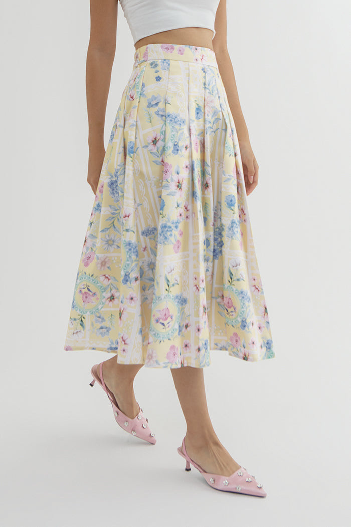 Yellow Porcelain Dari